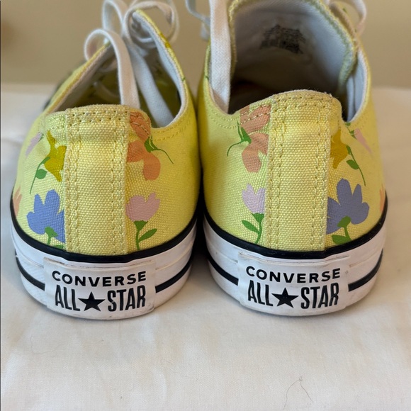 Converse All Star Low Top Sneaker in Yellow Multi Floral Womens Size 10 - Picture 6 of 10